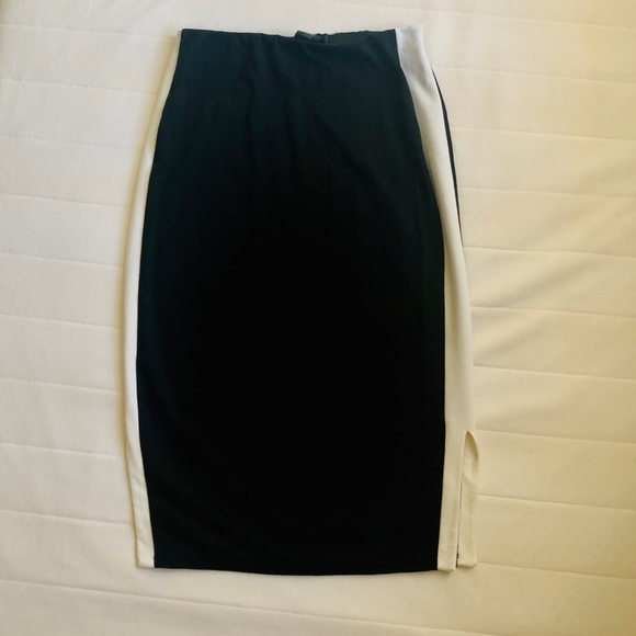 Dresses & Skirts - Black and White Skirt!